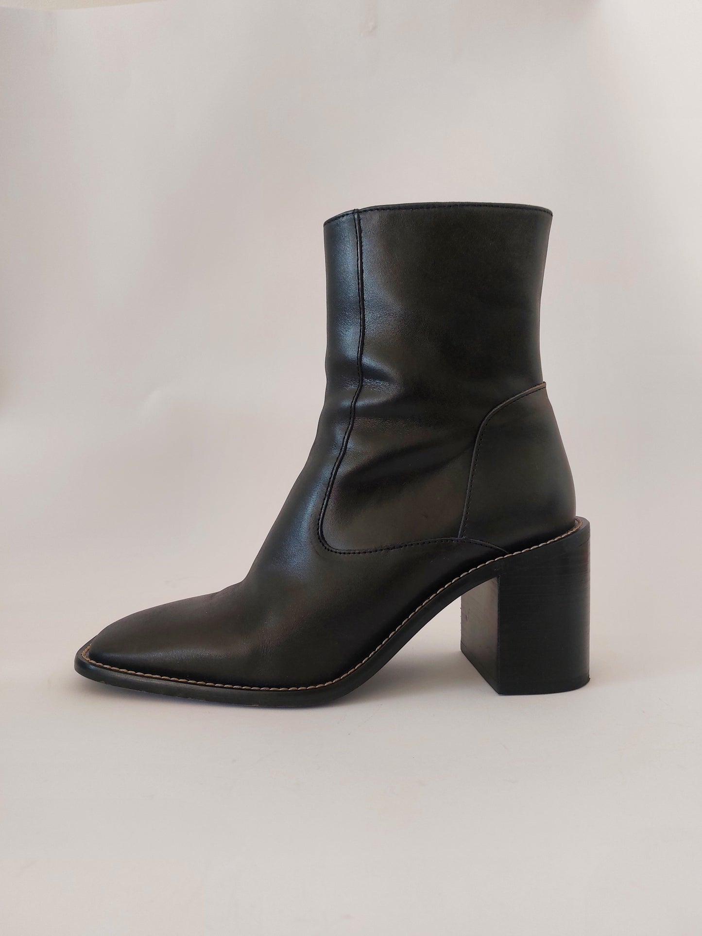 Alohas ankle boots leather size 39