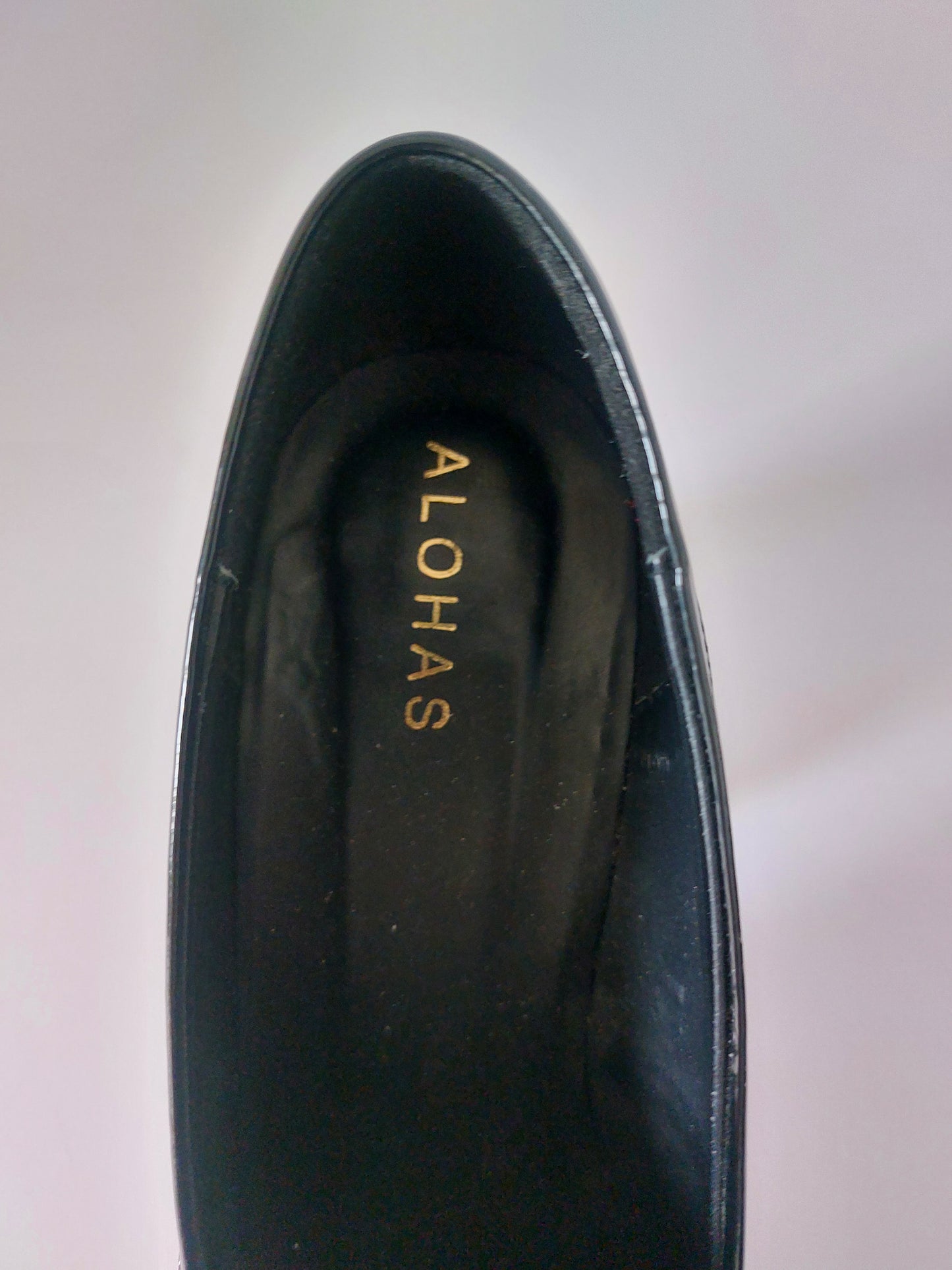 Alohas  patent leather heeled loafers size 40