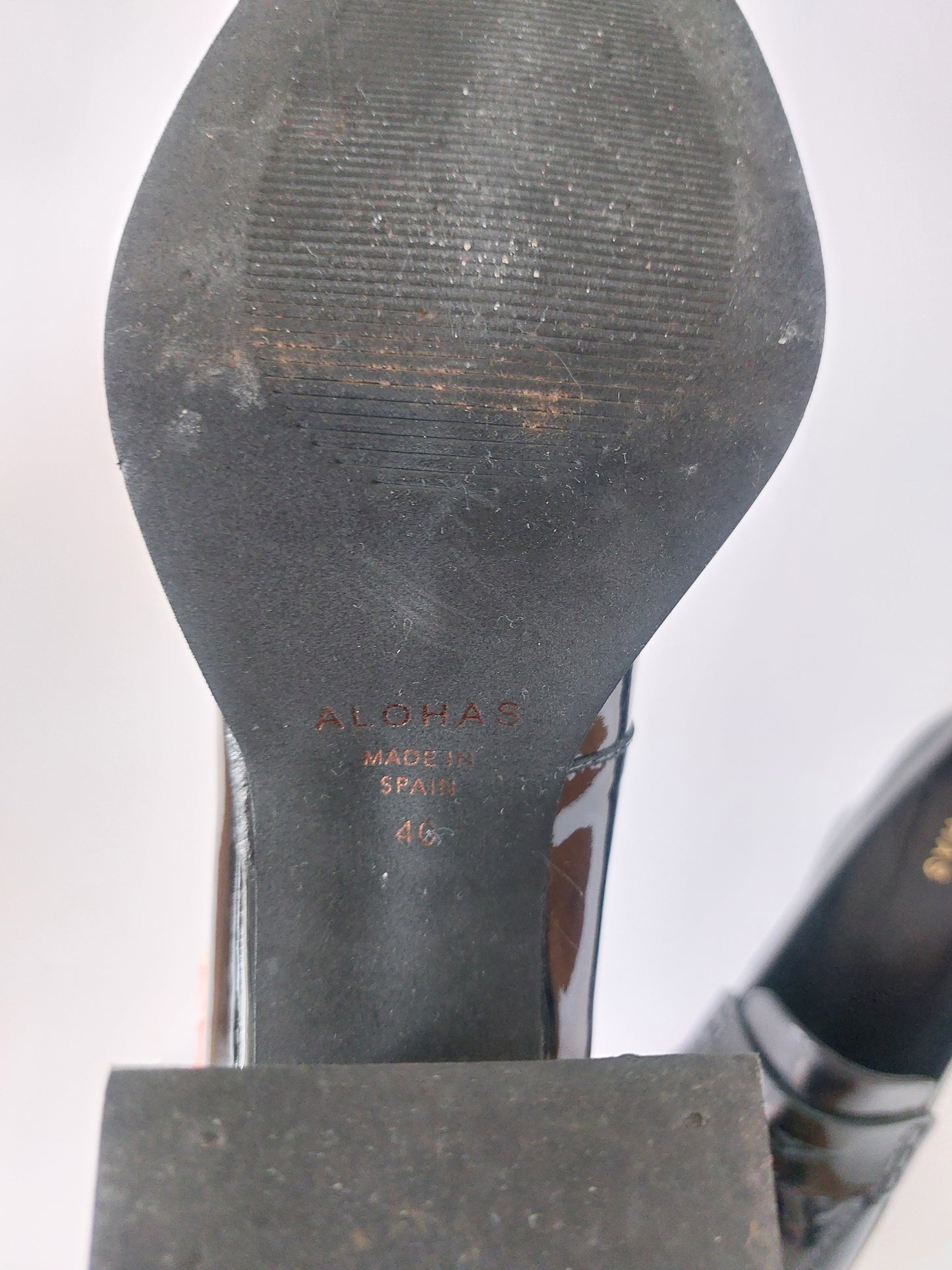 Alohas  patent leather heeled loafers size 40