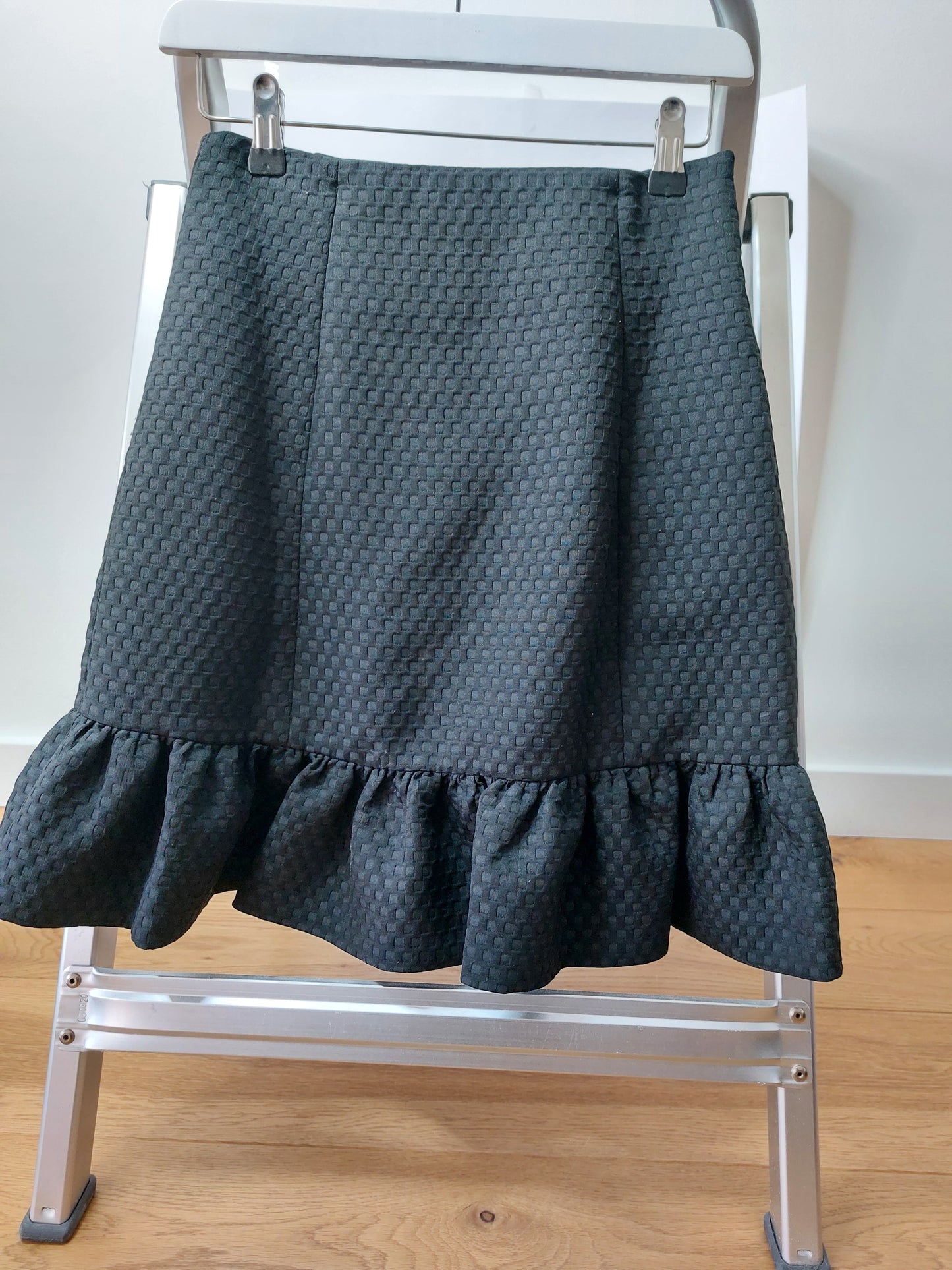 Sandro ruffle miniskirt textured size 1 (xs, 34)